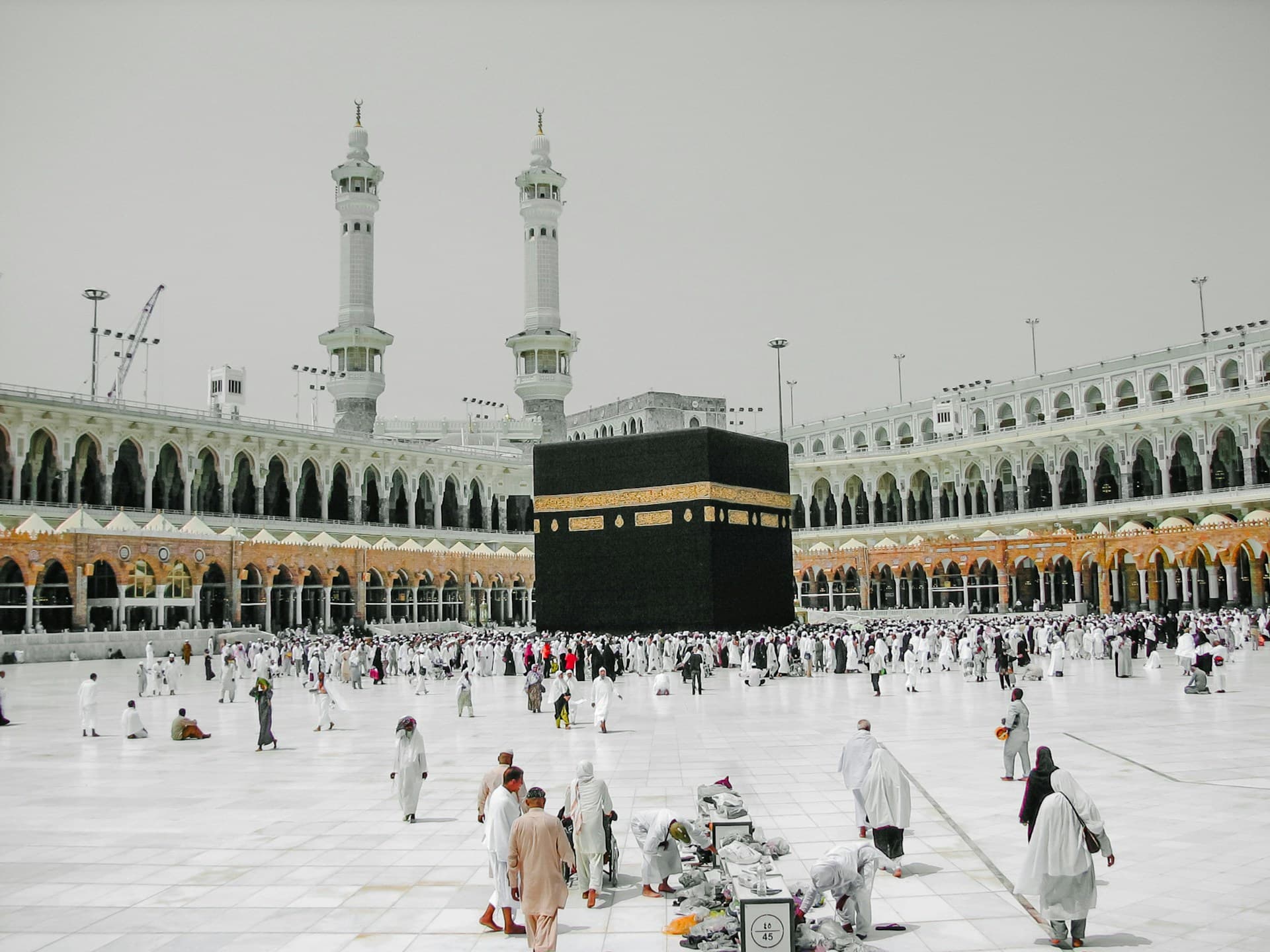 Pilgram Performing Umrah in Makkah